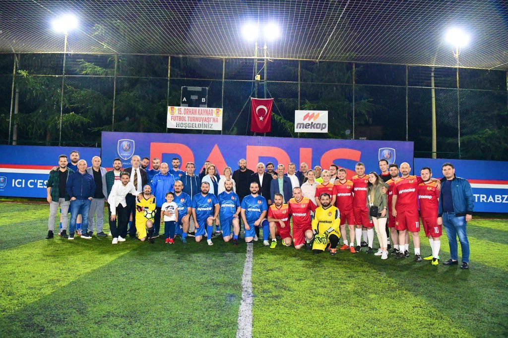 Trabzon Gazeteciler Cemiyeti tarafından her yıl geleneksel olarak düzenlediğimiz Orhan Kaynar Futbol Turnuvasının 15.’si, Trabzon Büyükşehir Belediye Başkanı <a href="/baskanzorluoglu/">X</a> nun vuruşu İle bugün başladı. Turnuvaya katılan tüm meslektaşlarımıza başarılar diliyorum…