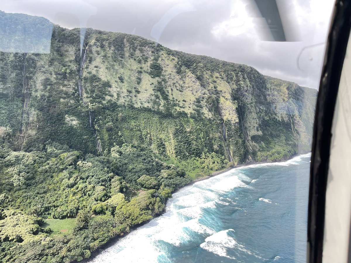 intheolivegrov1's tweet photo. The #Top4Theme this week for Giselle’s final week is #Top4Faves - places, pics, people or things, with @LiveaMemory @fionamusiclakes @gfreetraveler @Giselleinmotion. 
Sunset in Naxos, helicopter ride in HI, black sand, HI, Lake George https://t.co/er2xMfpmYS