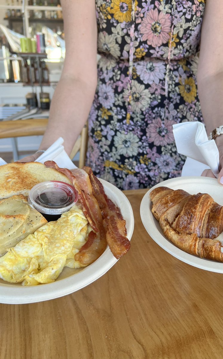 kytastebuds's tweet photo. Have you ever been to Martine's Pastries? They have the best breakfast! Guess which one is Tam’s breakfast and guess which one is Leigh’s! Comment below! #Pastries #Breakfast #BakedGoods #Cake #Cookies #LexingtonKentucky #LexingtonRestaurants #ByLocal #kentucky https://t.co/q3MQGD87X9