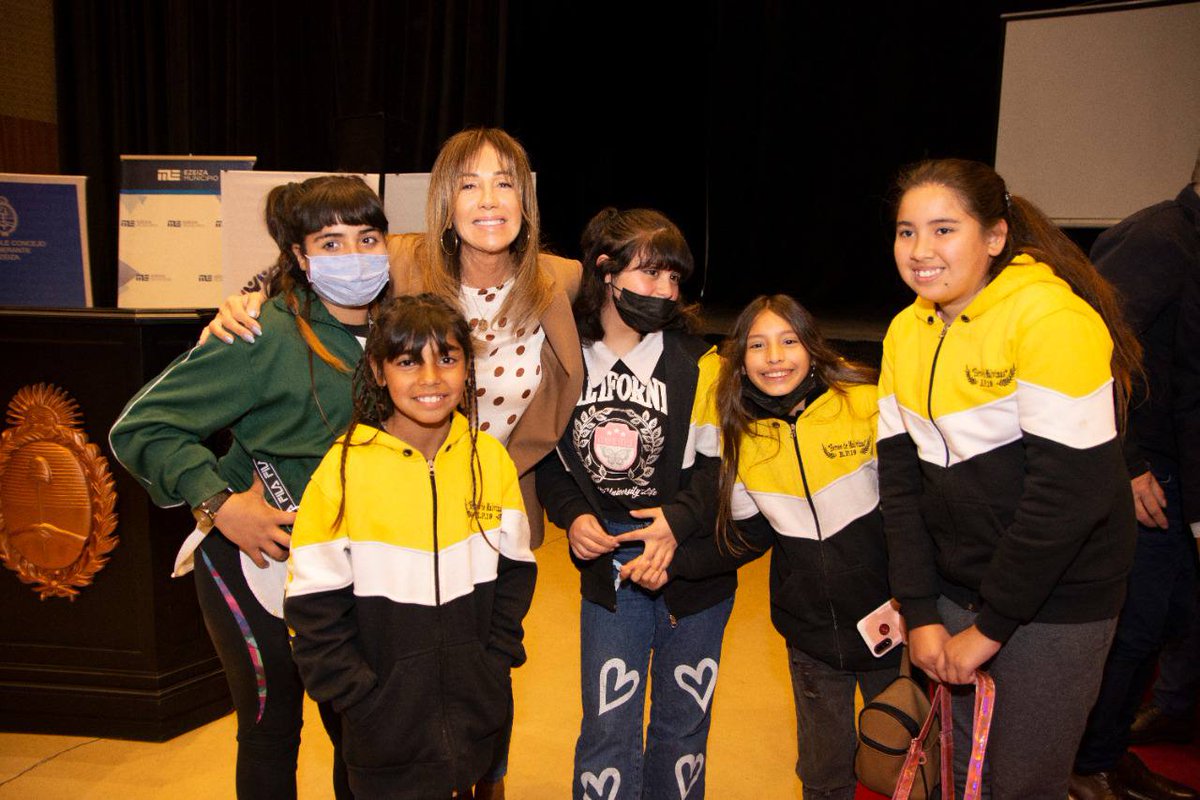 GranadosDulceOk's tweet photo. 👩🏽‍💻 Participé de la jornada de #Grooming que dió inicio al Ciclo de Charlas organizado por la asociación civil "Acompañando a mí Escuela"  .

Un encuentro de concientización sobre un delito que nos interpela e impulsa a seguir trabajando en su prevención de manera colectiva. https://t.co/dmfLxcANcN