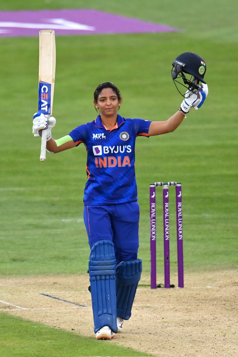 hvgoenka's tweet photo. What an innings- a masterclass! 143 runs in 111 balls? Take a bow @ImHarmanpreet! Truly a captain’s hurricane knock! https://t.co/woAa8LxnbH
