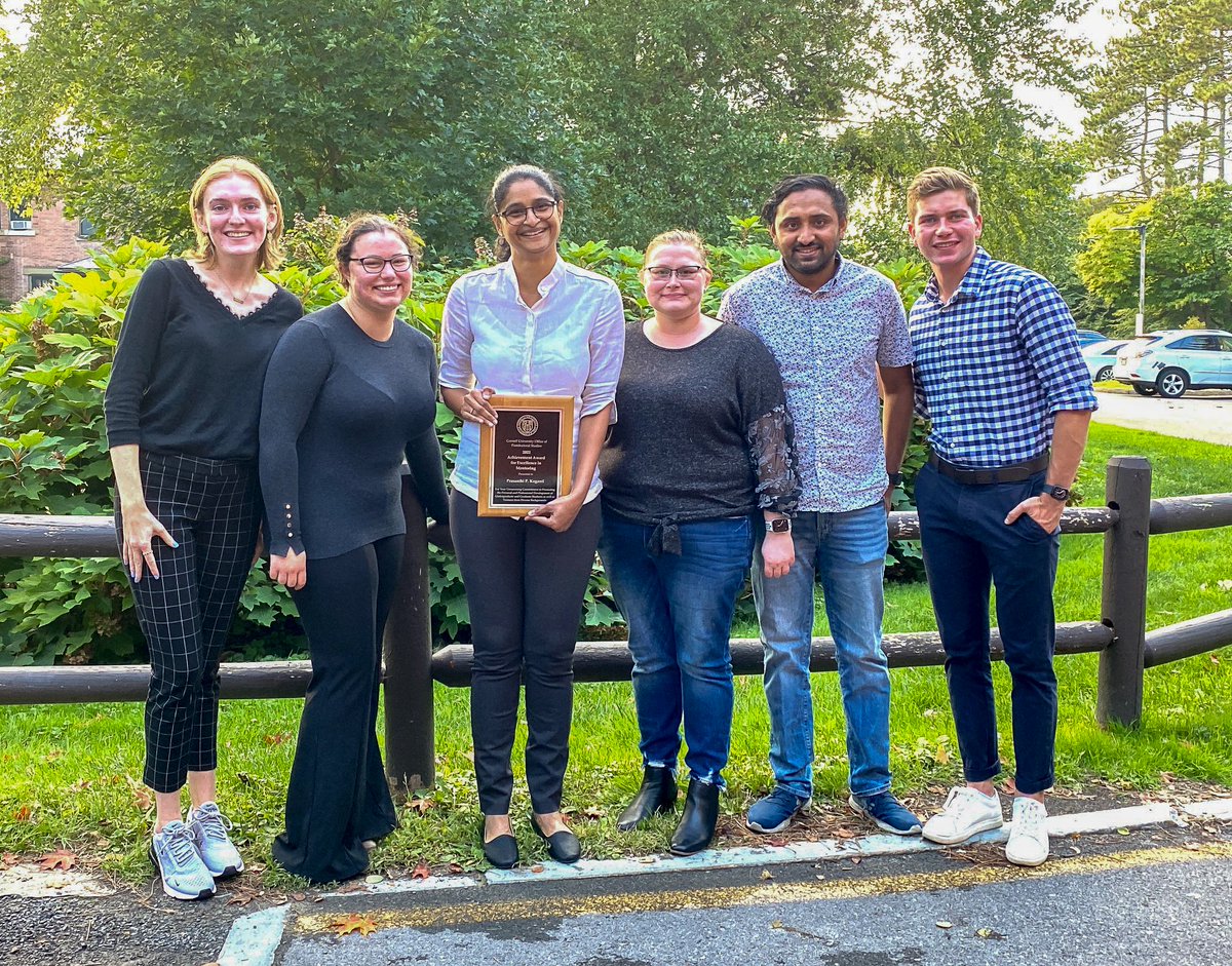 CornellAnSci's tweet photo. Congratulations to Prasanthi Koganti (@ppkoganti) who received Cornell's Postdoc Achievement Award for Excellence in Mentoring! Very well deserved!
https://t.co/L8OtvmK7JI https://t.co/TVFGfnhEo1