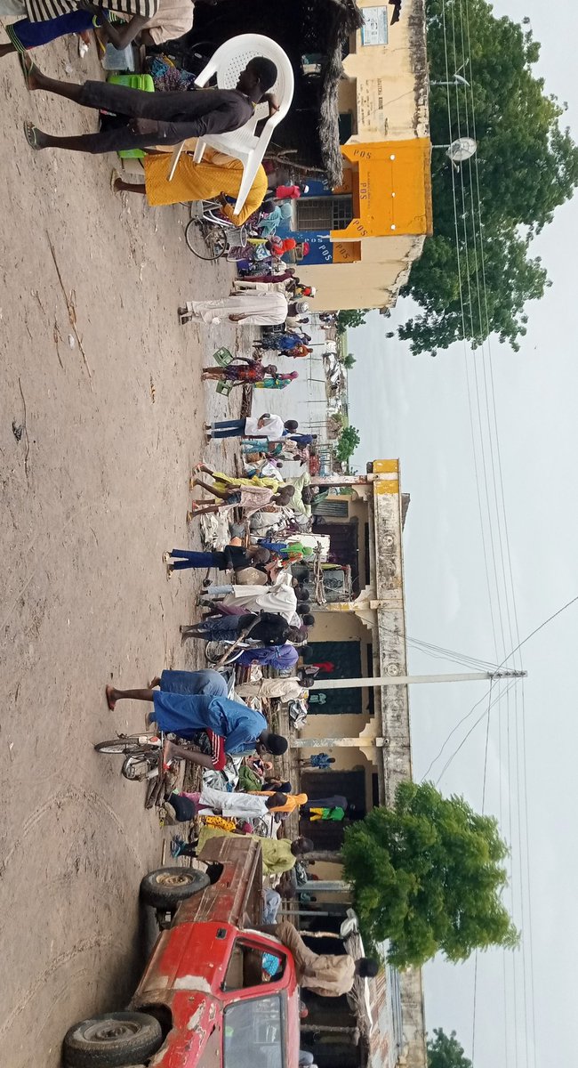 Ibrahm_Mustapha's tweet image. Please include #Dikwa a local government of Borno state in your prayer as flood displaced thousands peoples, destroyed houses and farms, lost lives and properties 😓😱 
@nemanigeria 
@OCHANigeria 
@UN 
@NRC_Norway 
@MercyCorps_NG 
@BornoGovt 
@FMHDSD 
@KashimSM 
@HumAngle_