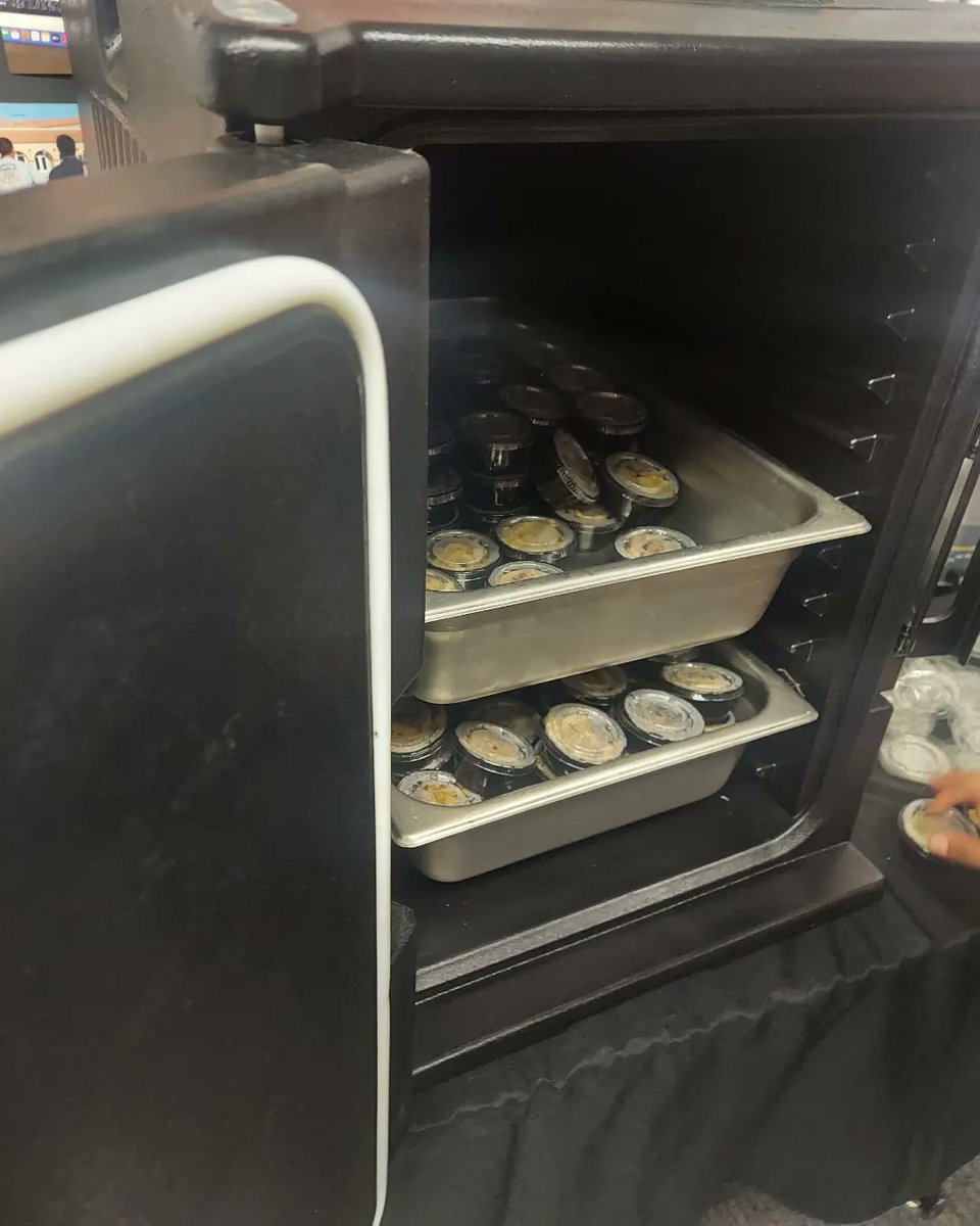 psusdcte's tweet photo. The FILM Pathway is getting the chance to sample I ❤️ Mac and Cheese today as they begin Pre Production next week for the company's holiday commercials. This is just the first step to production! Stay tuned for more updates!  #psusdproud #collegeandcareer @PSUSD_CCReady https://t.co/liZrhwE8xb