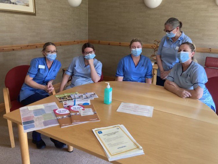 Bite sized falls awareness sessions at Hawthorn Ward today, <a href="/jacquiebrodie1/">jacquie.brodie</a> <a href="/alisonglover01/">alison glover</a> <a href="/patwynne70/">Pat Wynne</a> <a href="/almac1405/">Alison Macdonald 💙</a> <a href="/EdinburghHSCP/">The Edinburgh Health and Social Care Partnership</a>