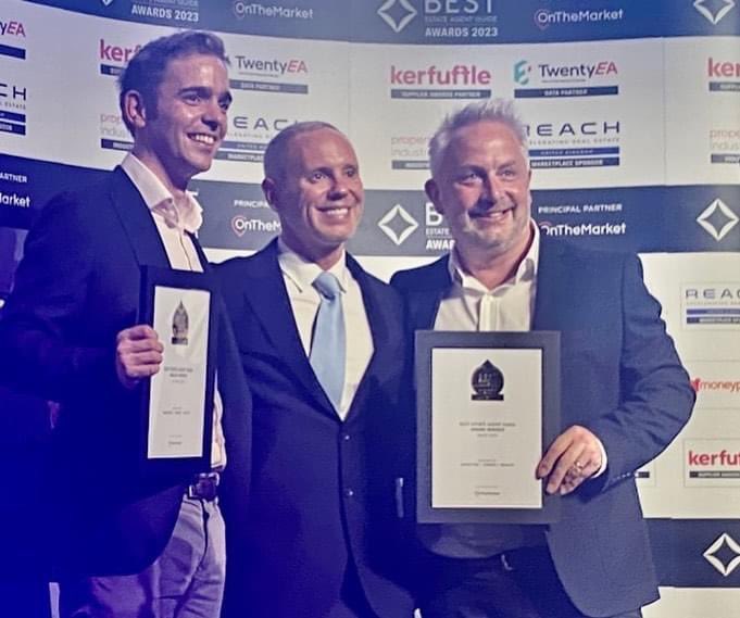 verityfrearson's tweet image. 🥳WE DID IT - DOUBLE GOLD! 🥳So proud of all of the VF team! One of only 2% of agents in the country who won Gold for both sales &amp;amp; lettings at #EAMasters2022 in London today! #bestestateagentguide #estateagentsawards #doublegold #estateagent #harrogate #harrogateestateagents