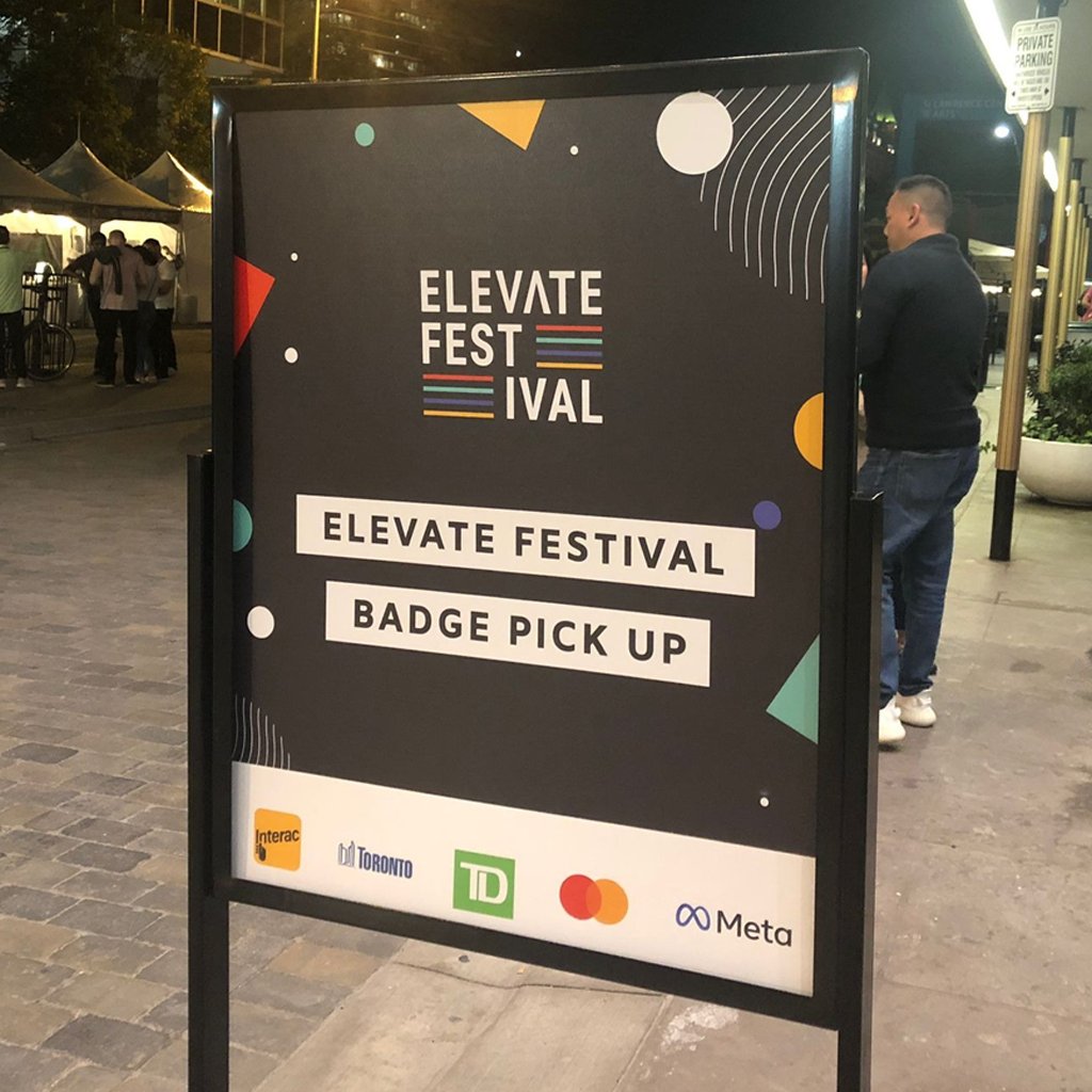 Hello Toronto😍 
Glad to be at the Elevate Festival, where artists meet tech! #ELEVATE2022 #NFTcollections #NFTartists
