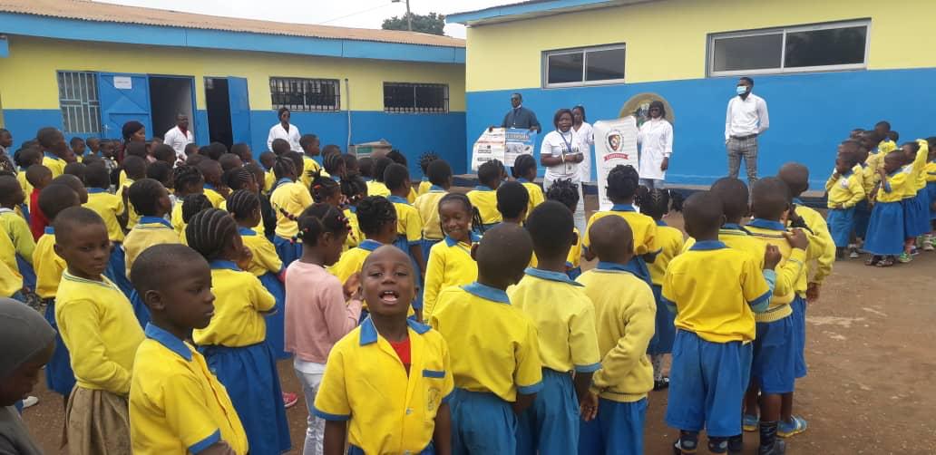 Dans le processus d'intensification de la lutte contre le Paludisme, nous avons engagé un programme de sensibilisation dans les écoles primaires pour doter aussi bien les élèves que leurs instituteurs en outils de promotion et de prise en charge de première intention.