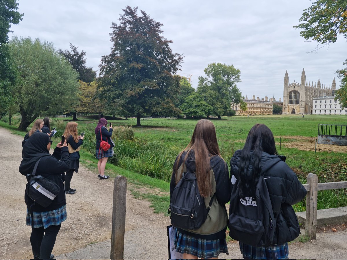 quipntworkss's tweet photo. GCSE Geog human fieldtrip to Cambridge done 🌍 What a day!#aqa #fieldwork #primarydata #exhausted #nocows #greatweather #amazingstreetfood @Bedford_Academy https://t.co/4oozTL8iyI