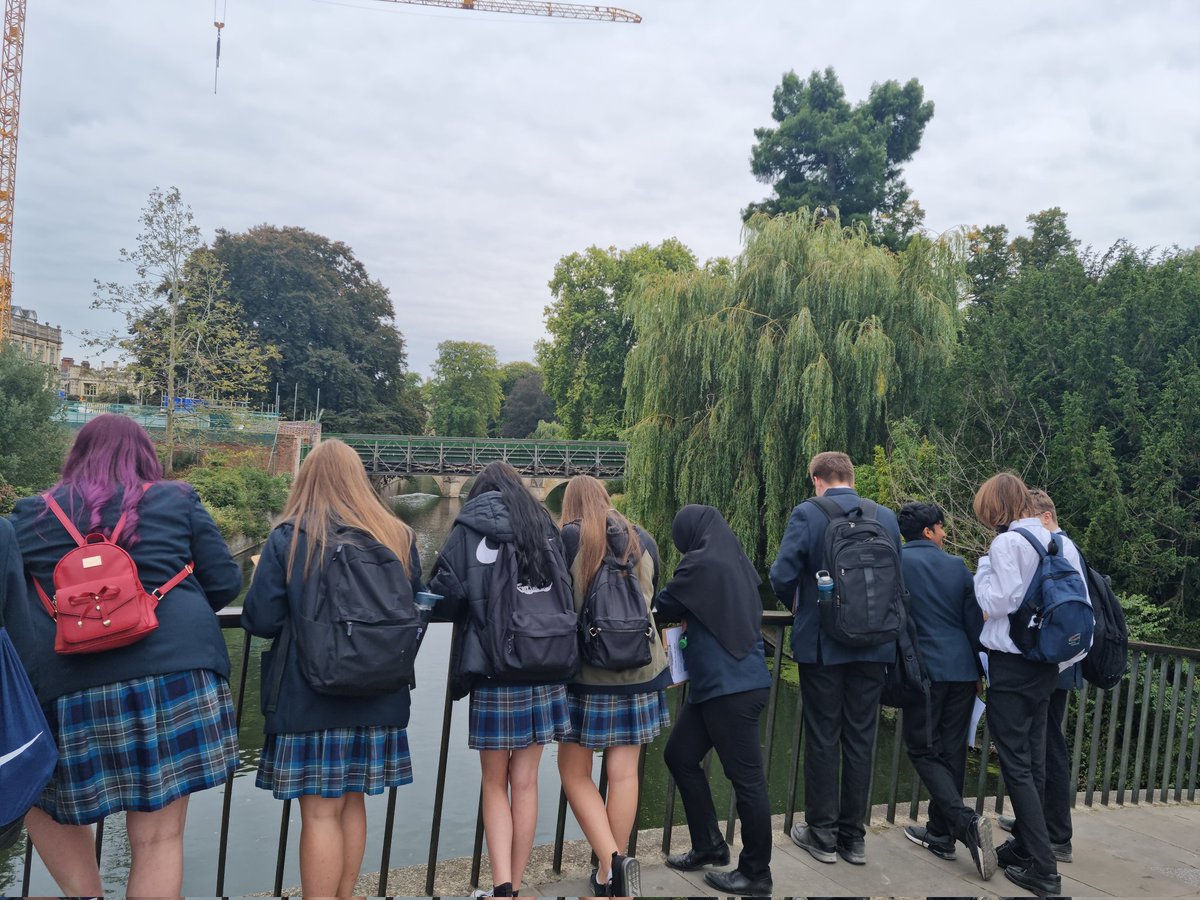 quipntworkss's tweet photo. GCSE Geog human fieldtrip to Cambridge done 🌍 What a day!#aqa #fieldwork #primarydata #exhausted #nocows #greatweather #amazingstreetfood @Bedford_Academy https://t.co/4oozTL8iyI