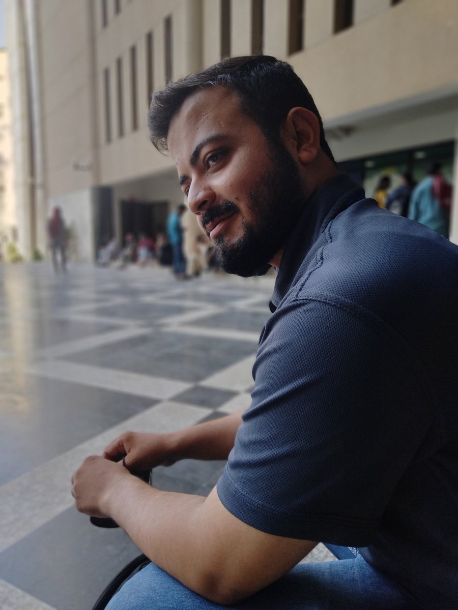 Umar_Bhae's tweet photo. طالب علم 
at @SZABIST_Hyd https://t.co/BM6eRqaVxL