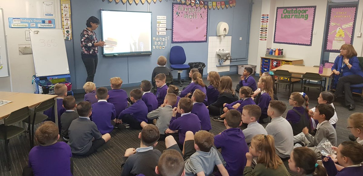 Darnley_Primary's tweet photo. Primary 4 had a very special guest today... Miss Watters' mum! We loved learning all about France and what it was like to grow up there. We also got to learn some nursery rhymes and play some games in French. Merçi Madame Watters! 🇫🇷 https://t.co/BZ1PKtGhGx