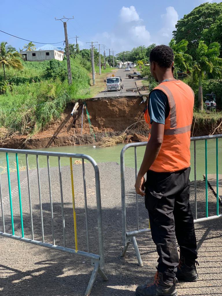 Les équipes @Orange_Caraibe et nos partenaires sont mobilisés depuis samedi dernier pour rétablir l’ensemble des télécommunications en #Guadeloupe à la suite du passage de la tempête #Fiona #soutien <a href="/ThierryKergall/">Thierry Kergall</a> <a href="/Orange_France/">Orange France</a>