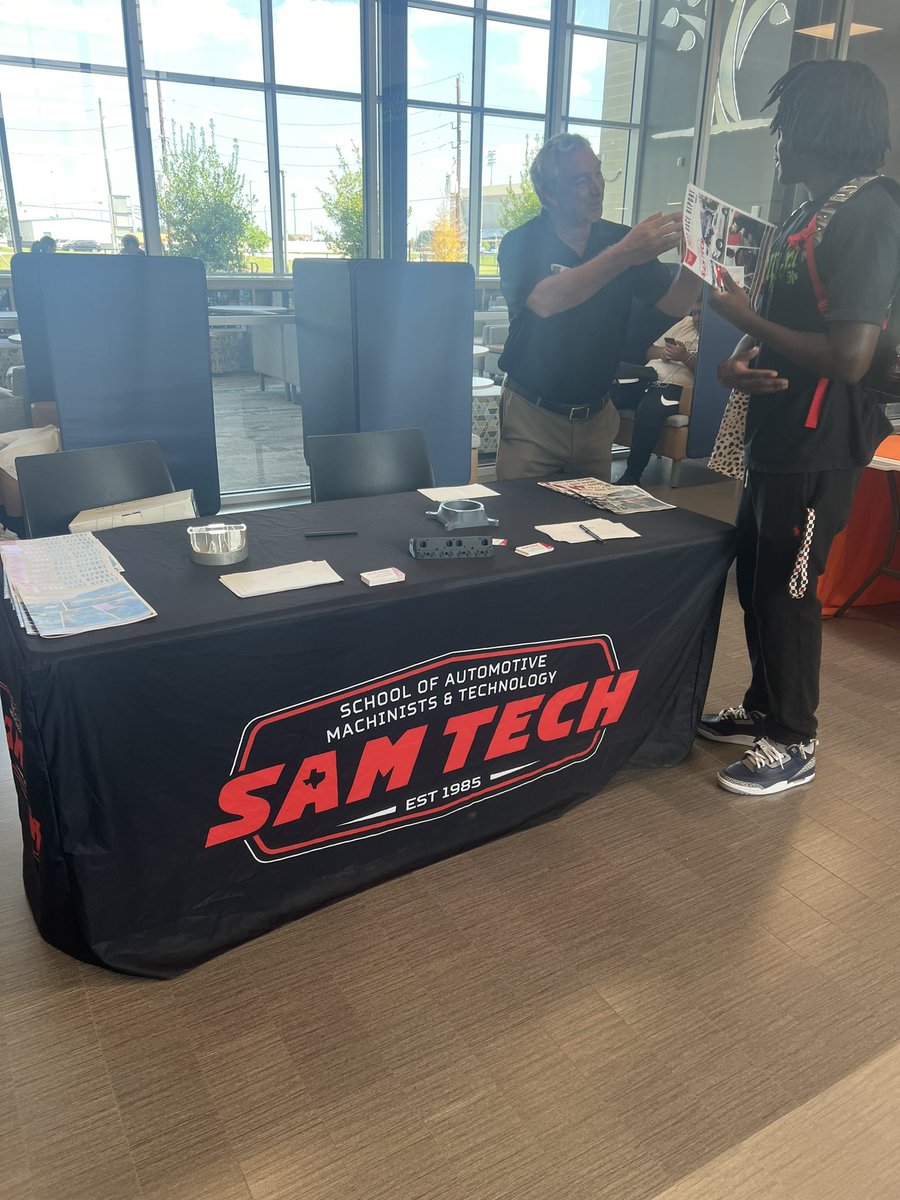 RainesAcademy's tweet photo. What a great way to allow our students to explore post-secondary options! We are so grateful for today’s college and career fair participants. Our students were so happy to speak with you. #GrowingToday #LeadingTomorrow https://t.co/2s627DgHRK
