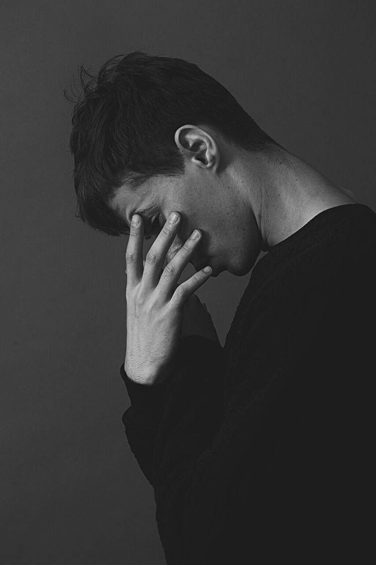 HSSM94's tweet photo. لا تثق في وعد إنسان وهو في حالة 
فرحة 🖤."

#راقت_لي https://t.co/DSGKrOJG6b