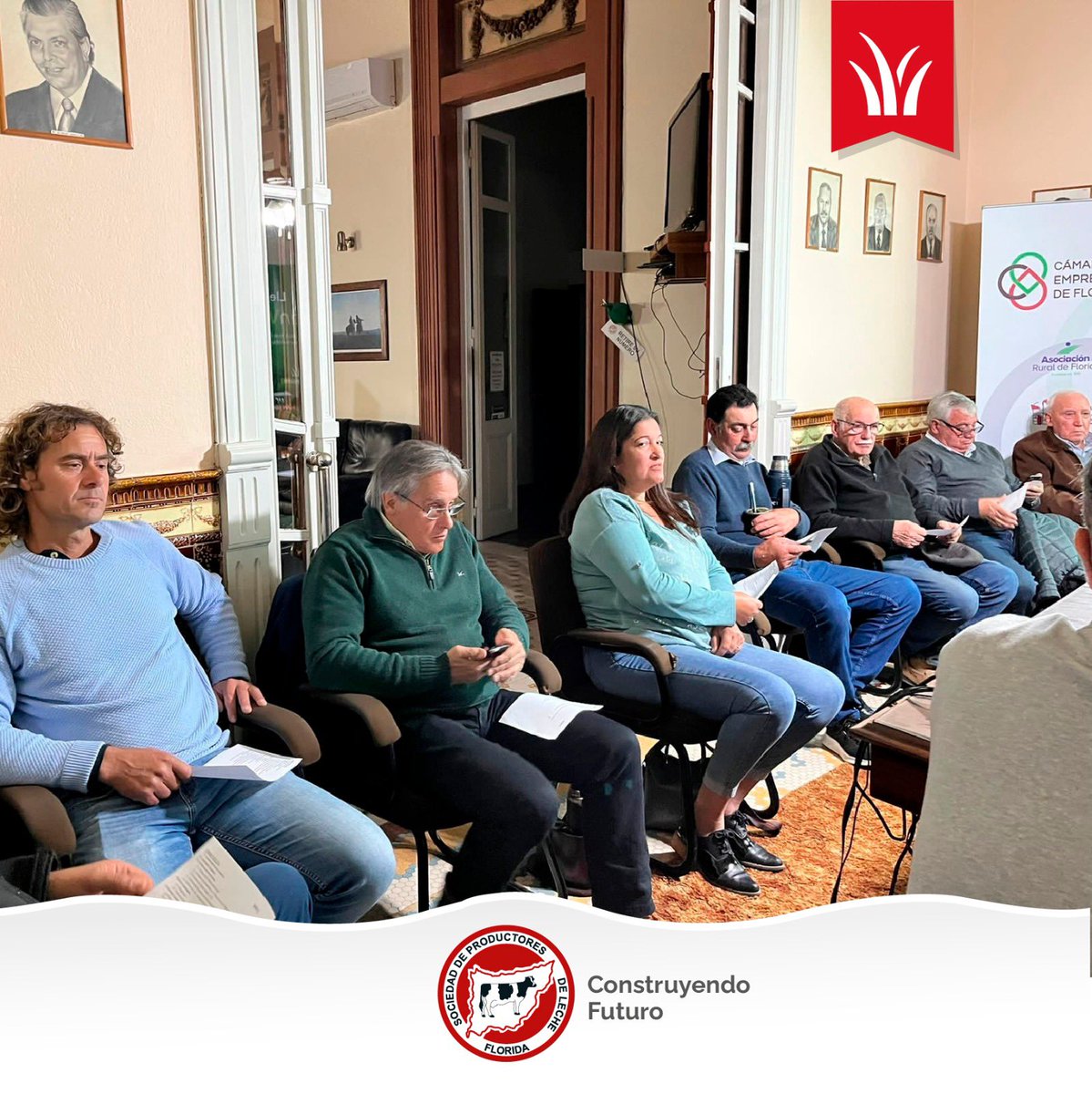 _splf's tweet photo. 🎙 Ayer presentamos Plan Verde, el nuevo plan de la Sociedad de Productores de Leche de Florida, con productos a medida para la producción agropecuaria. 🌱

#splf #planverde https://t.co/cXj7KmRnnP