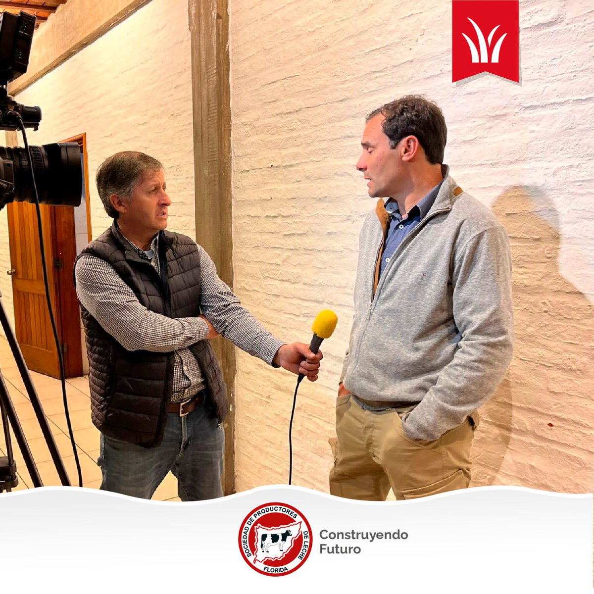 _splf's tweet photo. 🎙 Ayer presentamos Plan Verde, el nuevo plan de la Sociedad de Productores de Leche de Florida, con productos a medida para la producción agropecuaria. 🌱

#splf #planverde https://t.co/cXj7KmRnnP
