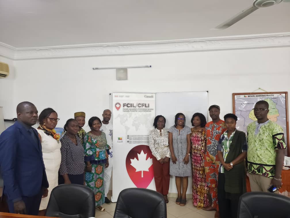 CanadaauBenin's tweet photo. #JournéeInternationaleDeLaPaix
Merci à @ancbenin , @wanep_benin,  COSC/Sô-Ava et RODEL ONG qui aident le Canada 🇨🇦, grâce au fonds canadien d'initiatives locales #FCIL 2022, à contribuer à la #paix🕊️ au #Bénin.
#FCIL50 @AmbCanBFA https://t.co/b3YbswWtWZ