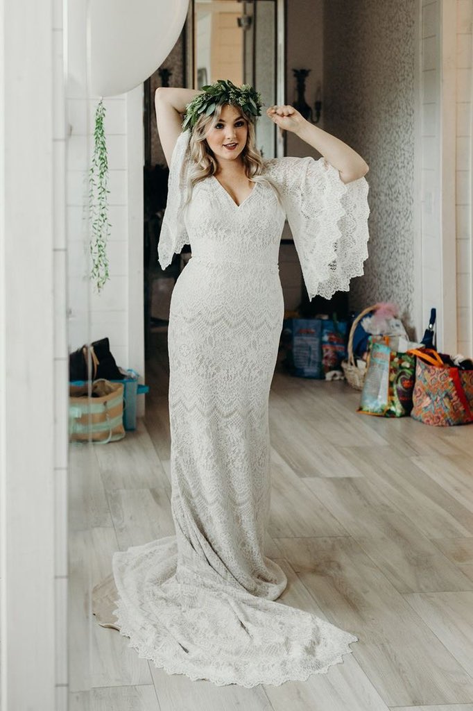 twentyneedls's tweet photo. Angel sleeve
أكمام طويلة أو حتى نصف الذراع مع كسرات وثنيات بنهاياتها توازن الجسم لذوات الجزء السفلي العريض أو ذوات الذراع الكبيرة. https://t.co/tKwmqLJkhu