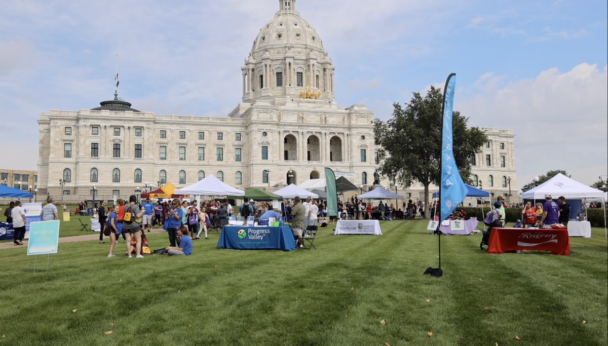 peer_recovery's tweet photo. What an incredible experience with our friends @GreatLakesATTC & @MNRecovery for #WalkforRecovery last weekend at the Minnesota State Capitol. #RecoveryMonth https://t.co/iLt2uezeiy