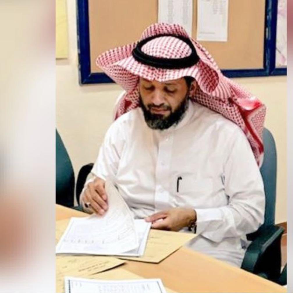 saudshamran's tweet photo. بروحي أُفدّيْ أبا خالدٍ 
                   شقيق الفؤاد ونور البصر ْ
إذا عدّد الناسُ إخوانَهم
                   فهُمْ كالنجومِ وأنت القمرْ
@abdh1431 
.
#سعود_الشمراني https://t.co/3n3Tay3VXd