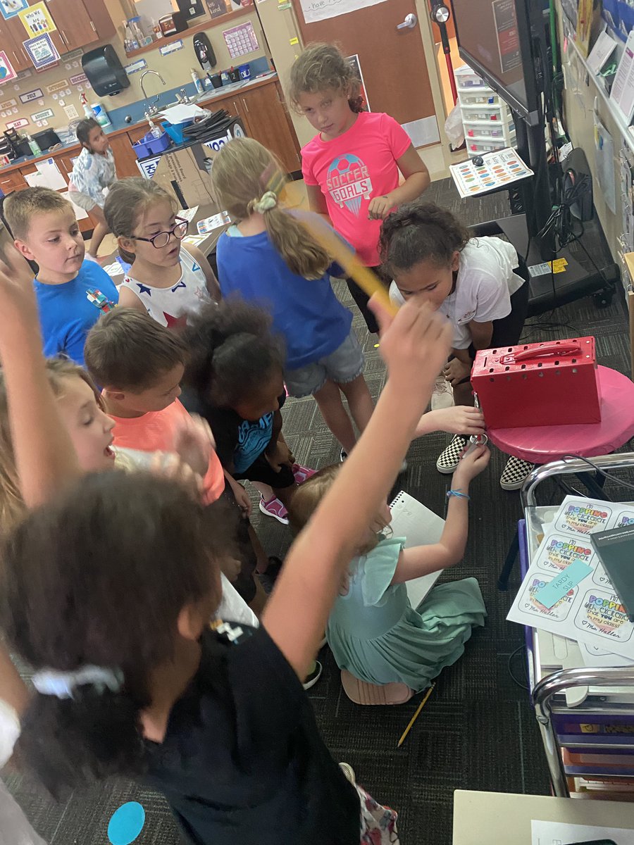 MsHaller223's tweet photo. We celebrated International Dot Day! When we went to create our dots, someone had locked up all our paint! 
The class used their communication skills in table groups to interpret clues, determine a lock pattern, and be able to open the lock box!   #carterlakelove #ibpyp https://t.co/2Fh6Iucpos