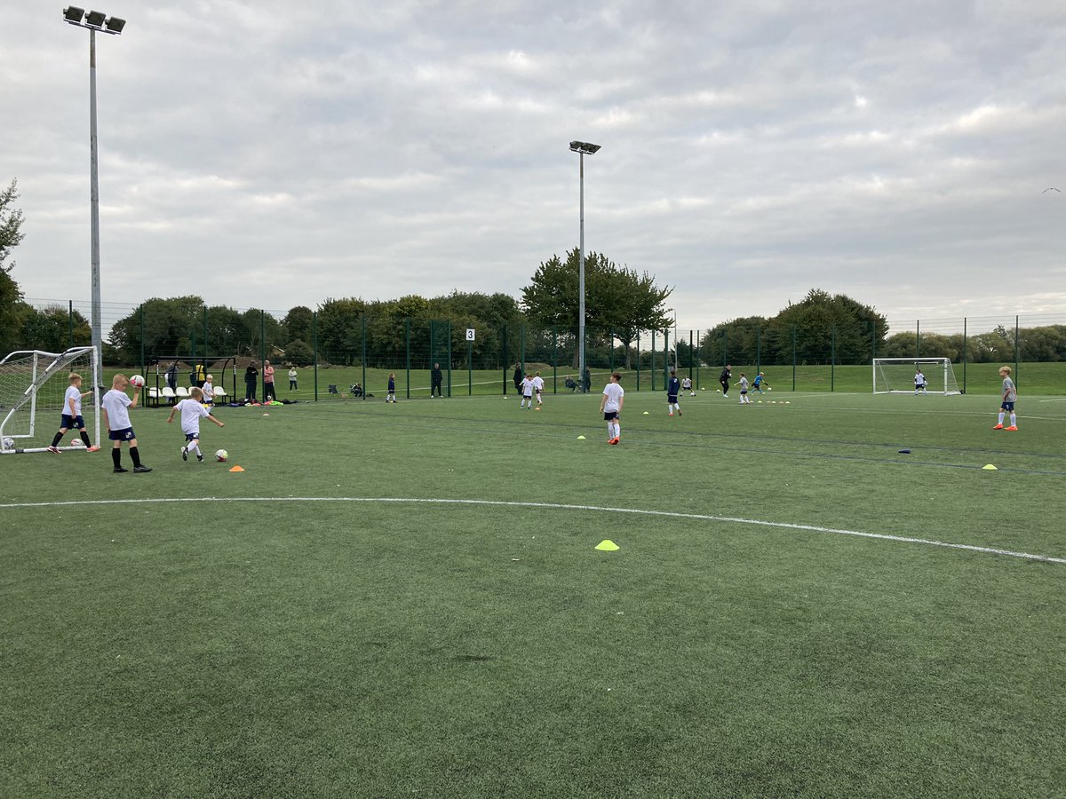 KingsLynnElite's tweet photo. Elite Squad training was thriving tonight, U9-U12 yr olds working hard on transitions. https://t.co/ujMFjUOVqb