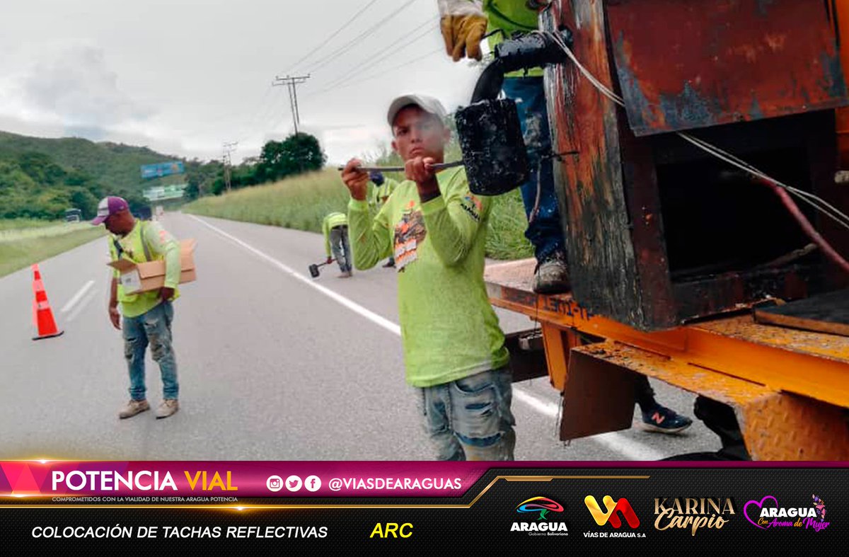 viasdearaguas's tweet photo. 🚧📸Gdora. @Soykarinacarpio #ARC mas segura, avanzamos con la demarcación vial en la #ARC con la colocación de tachas reflectivas (Ojos de Gato) en las líneas continuas y discontinuas.🚧
#VenezuelaProductiva
@NicolasMaduro @Jacquelincaste @VTVcanal8 @99Punto5 @victoria1039fm https://t.co/99569b6HXi