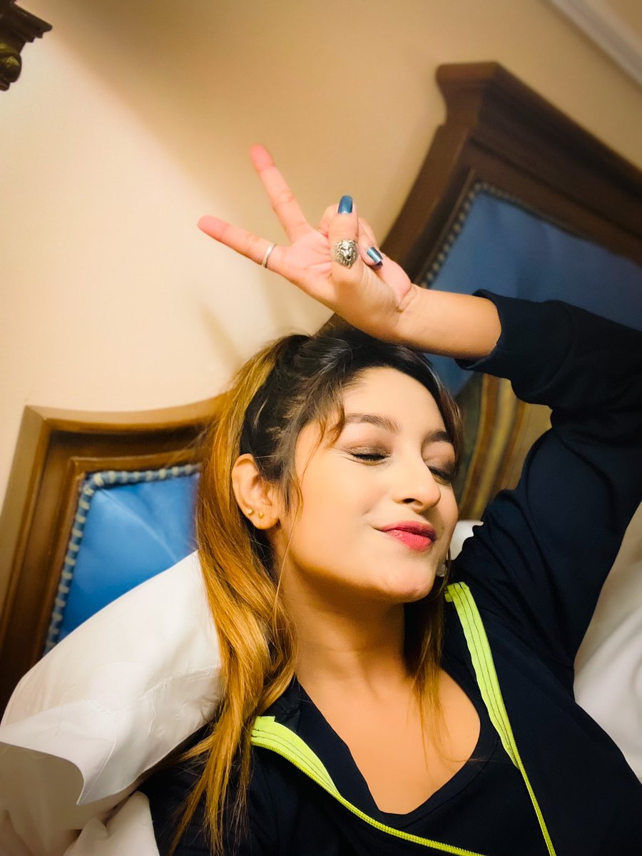 ActressShana's tweet photo. 안녕히 주무세요 ! 😴🫰💜🌙
#shanabhattacharya #actress #actresslife #blessed #goodnight #안녕히주무세요 #happysoul #sweetdreams #nightvibes #smile #sleepmood #bollywoodactress #tollywoodactress #saranghae #borahae #purpleyou #selfobsessed #ootd #rockerzgirl #Twitter #tweet #mood https://t.co/PL0klYY0rg