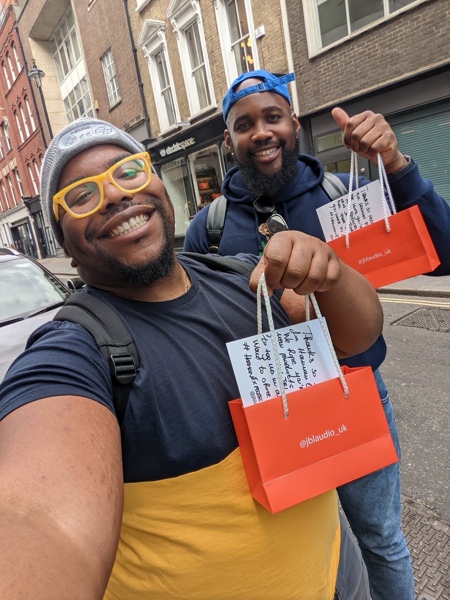 TechJamo's tweet photo. So...

Linked up with Tech King @Davesbasket to check out the #HarmanExplore in LDN!

BIG UP @JBLaudio &amp; @RanieriAgency for the invites ❤️

You lot got a lovely team btw 😅 thanks for having us 🔌

... Can I get a JBL cushion tho 😏

Likkle Vlog soon come!
#TeamJBL https://t.co/SVzmB8Bi7V