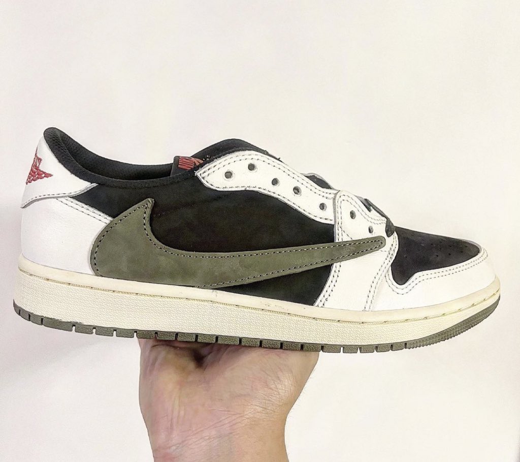 nicekicks's tweet photo. Travis Scott x Air Jordan 1 Low OG SP WMNS “Medium Olive” 🌵🚩 https://t.co/mnQWo8f31u