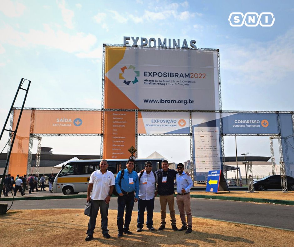 SNIndustrias's tweet photo. 🇵🇪 En el marco de la feria #Exposibram2022, realizada en Belo Horizonte (#Brasil), organizamos una misión empresarial junto a la Oficina Comercial de Perú en Brasil @Promperu con proveedores peruanos que atienden al sector minero. #SNI #IndustriaPeruana #Exposibram https://t.co/AxdJItdLqW