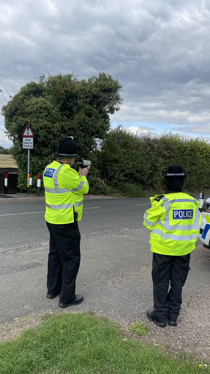WMerciaSpecials's tweet photo. Great shift in #Malvern today for 3 of our Special Constables. Assisted response, conducted training and set up speed check in local village. #volunteers https://t.co/DzSTPD9GTy