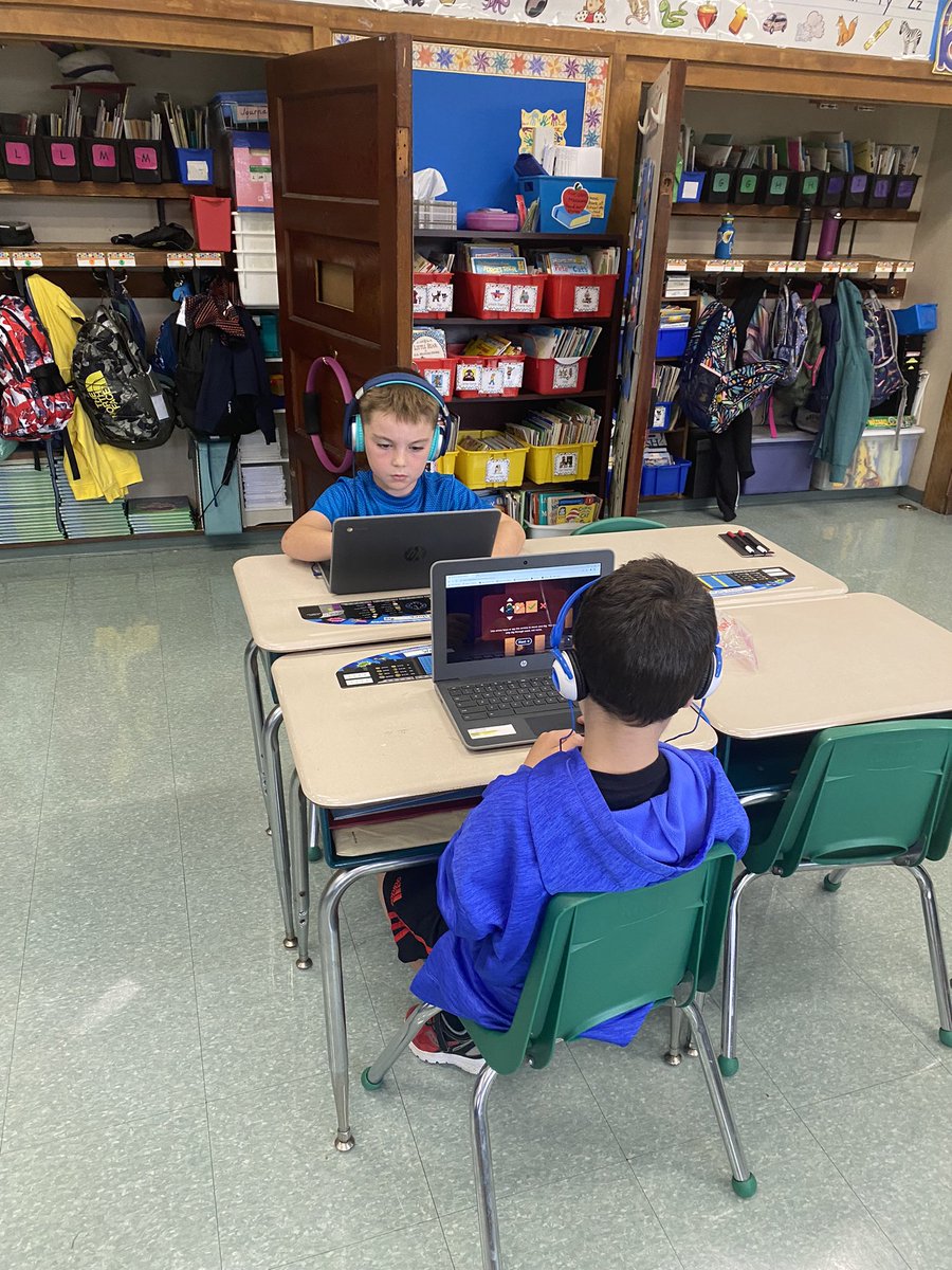 Dbjohnsonmath's tweet image. 2nd Graders at @ SRS were very engaged in their Work Places today!
@srsppal @Mpsdmartin