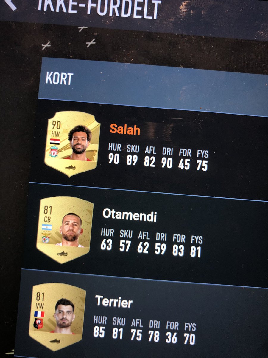 Gildberg98's tweet photo. Solgt begge playstationer og fifa 23 bliver det første fifa jeg ikke køber siden 06. Prøver EA at fortælle mig noget? 🤔 https://t.co/MbCBEka2I4