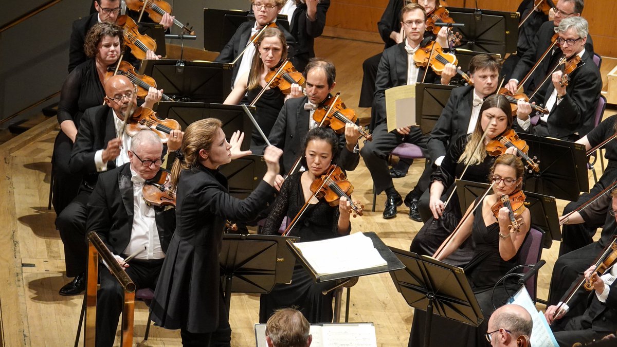 BBCPhilharmonic's tweet photo. 📣 COME AND WORK WITH US! 
💻✨ VACANCY: Marketing Executive, BBC Philharmonic 

More info and how to apply
⬇️
https://t.co/FLu05i0J7D https://t.co/sSyJEP5699
