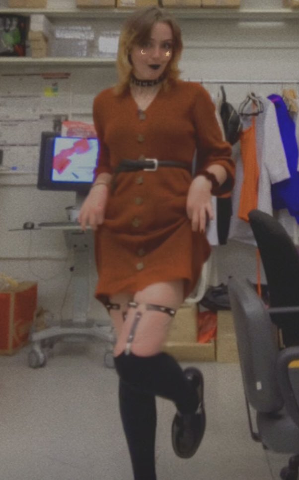 toehhhh's tweet photo. glam goth grind 😤 https://t.co/V8pqgRGfgr
