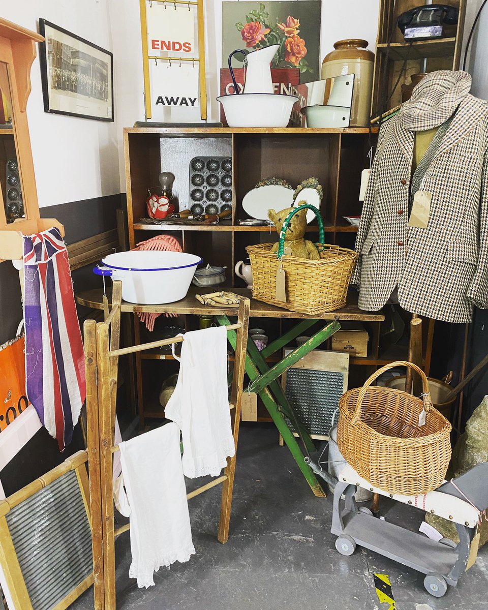 Enjoy your evening #washing #vintagewashing #ironingboard #vintagebasket #oldfarmhouse #farmhousekitchen #washday #astraantiquescentre #hemswell #lincolnshire