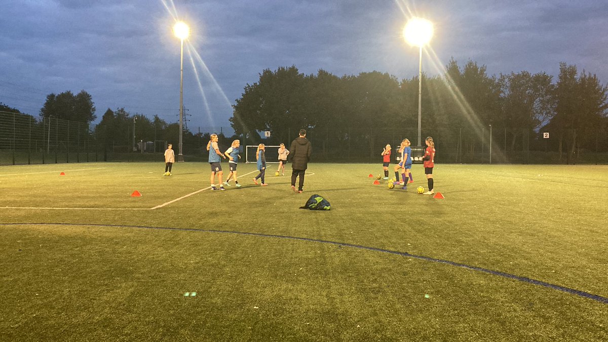 Girls session under lights now the nights are pulling in. Developing their core ball skills.

We have Mondays 4:30-5:30PM (U8-U12) and Wednesday 7-8PM (U14-U16).