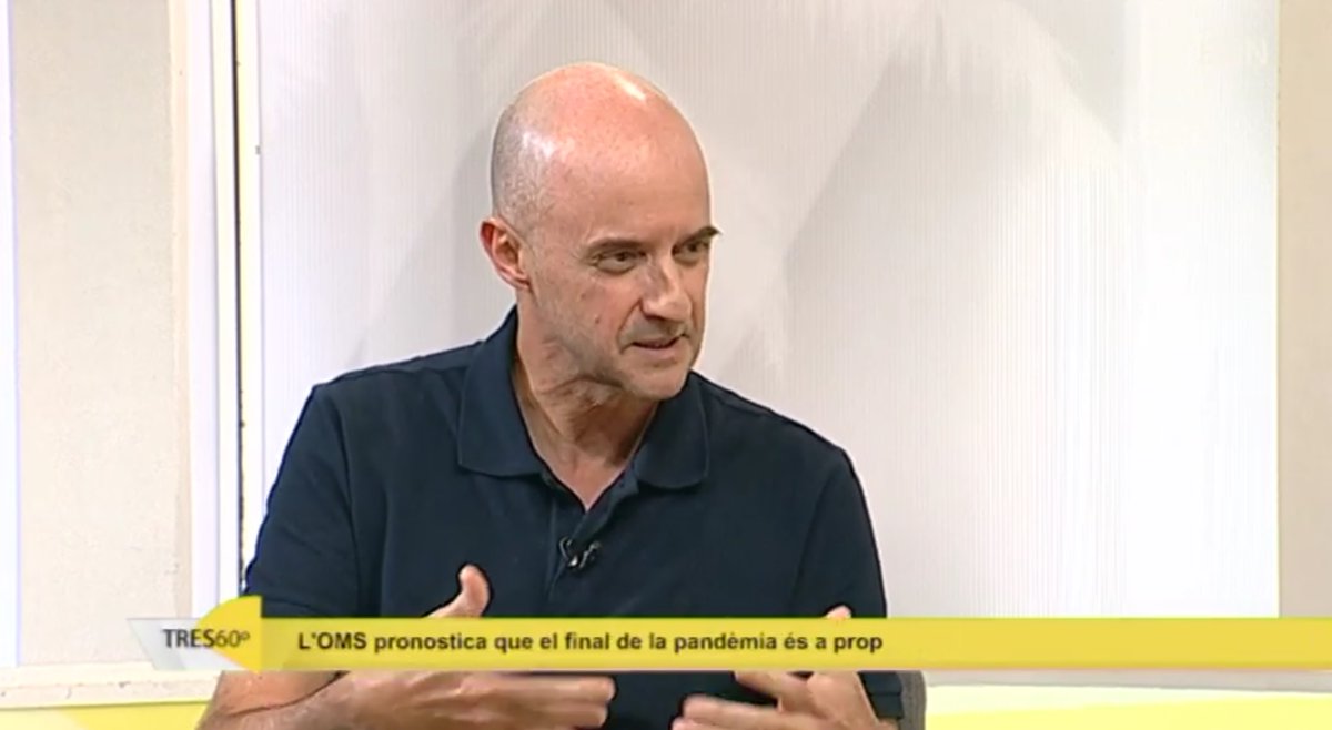 BadalonaTres60's tweet photo. 😷 .@pjcardona14 (Infectòleg @hgermanstrias ) coincideix en què s'acosta el final de la pandèmia: "Amb l'òmicron hem aconseguit un win win. El virus sobreviu però nosaltres també perquè provoca pocs problemes" #COVID19 #Badalona @bdncom https://t.co/Q12wpdh8EZ