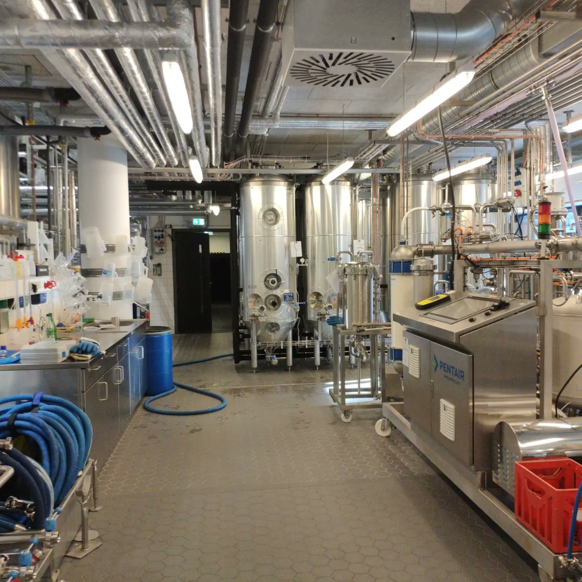 schebraeu's tweet photo. In the VLB Berlin pilot #brewery. Thanks to the team for walking is through the brewing process! 🙏 Such a pleasure to learn from the pros! #brewing #craftbeer #winterbock https://t.co/fhRXMptkby