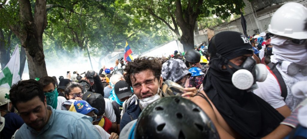 AulaAbiertaLA's tweet photo. Este #20Sep la Misión de Determinación de los Hechos sobre Venezuela de la ONU publicó su tercer informe en el cual ratificó que estudiantes universitarios y líderes estudiantiles forman parte de las víctimas de violaciones a los DDHH ocurridas en Venezuela. #QueSigaLaMisión https://t.co/J7naT263PY