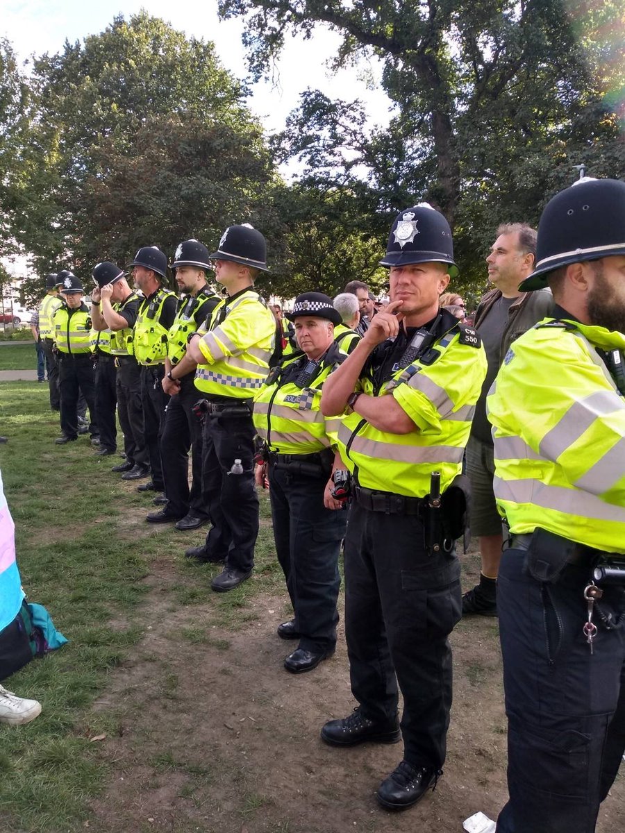 reclaimpridebtn's tweet photo. Our Report From 18th September:
(Content Warning: transphobia, fascists, sexual violence, police violence, doxxing, mentions of ableism, racism and other forms of violence) https://t.co/qNe1rR2VGA