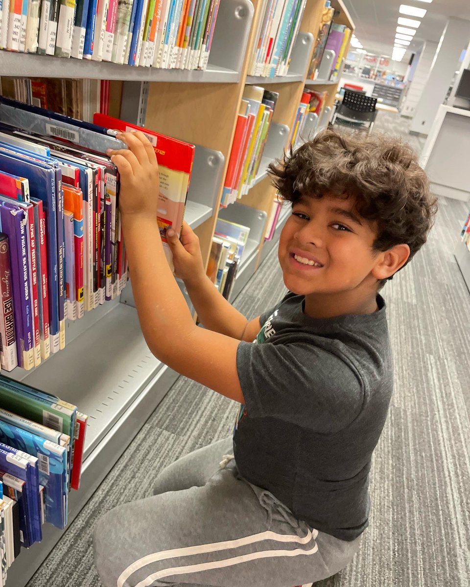KinderKollegePS's tweet photo. Our Primary Friends had their very first visit to @BramptonLibrary #chinguacousybranch ! So many wonderful new books 📚 to explore! They can’t wait to dive into their new books! 📖 #firsttriptothelibrary #firstlibraryvisit #bramptonlibrary #library #librarylove #librarybooks https://t.co/DbpeuVfjxo