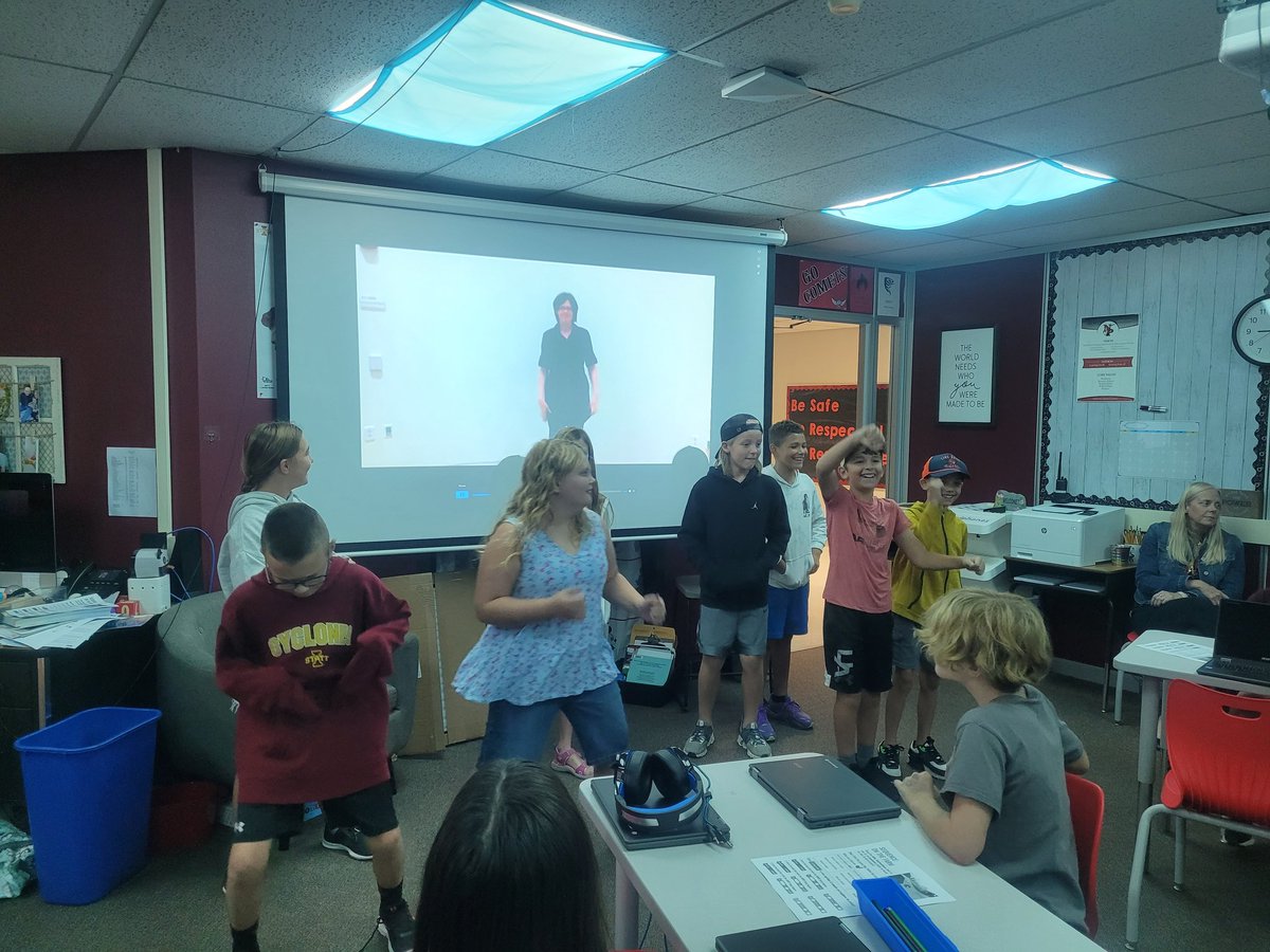 NPMrsD's tweet photo. 5th Grade is learning about sequencing by teaching a partner a dance using only verbal directions! #TechTeacher #Coding https://t.co/wiYcRdOOgL