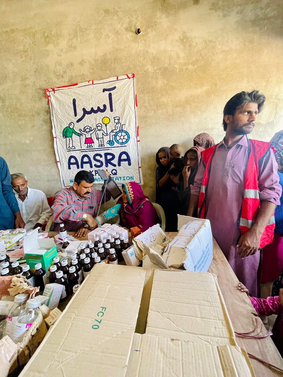 SindhooNawaz's tweet photo. Flood Relief Day-35
Today we arranged Free Medical Camp and distributed Ration at Moro with the help of Aasra Welfare Association.
#ReliefForRainVictimsOfSindh https://t.co/TKrSdh3u3Q