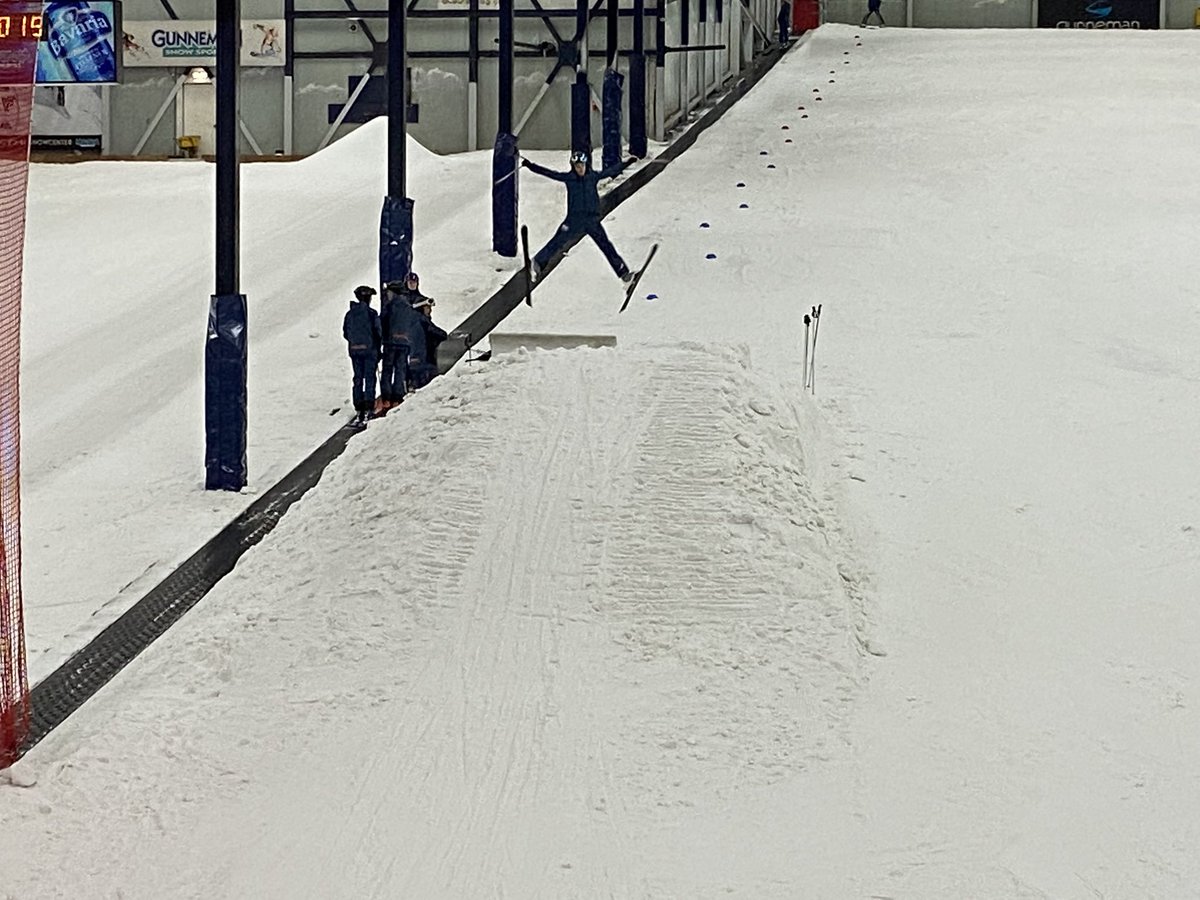 FH_Moguls's tweet photo. Starting the #FHWT jumping season #moguls #jumps #buckels #FreestyleHolland https://t.co/pv47egKEk3