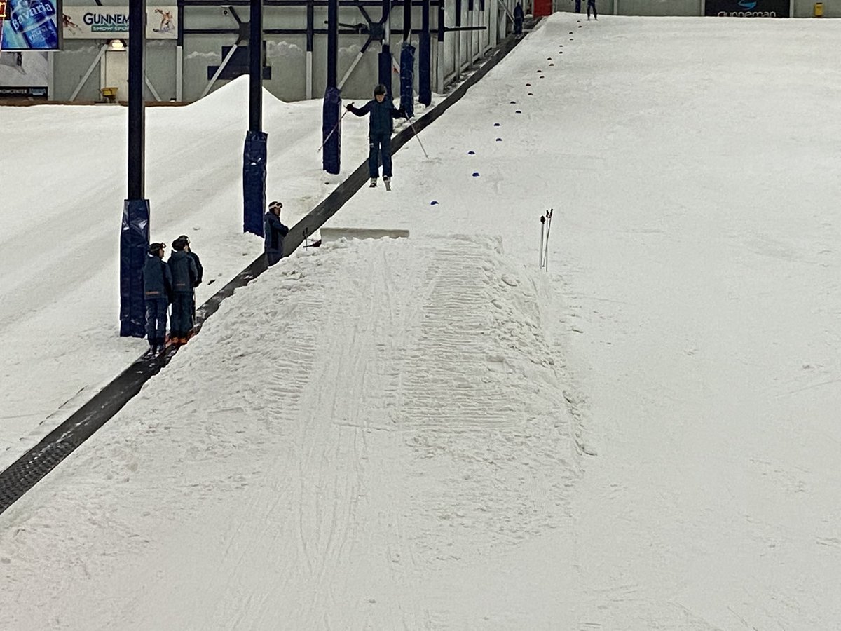 FH_Moguls's tweet photo. #FreestyleHolland season sarting with the rookies team, prepping for the new season. #moguls #jumps https://t.co/A4kGEwmeri