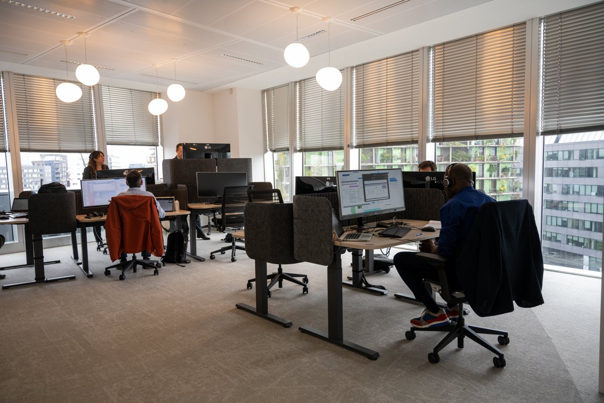 Les deux #ToursBPCE, d'une surface de 105 000 m2 dont 90 000 m2 de bureaux, vont réunir près de 9 000 collaborateurs. Les emménagements ont commencé en juin 2022 et se poursuivent jusque début 2023. 

👀 Découvrez quelques images des aménagements intérieurs !