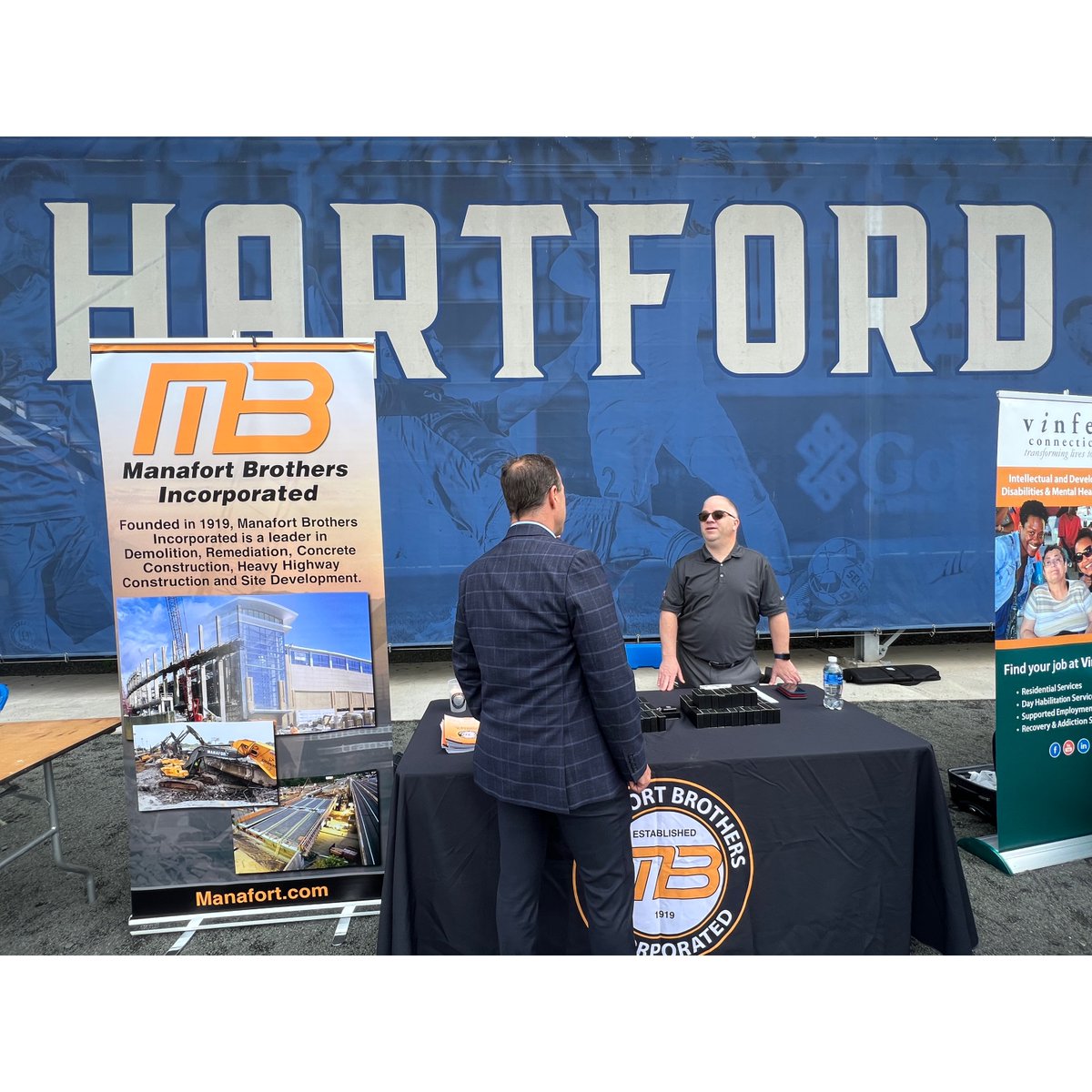 CTHires's tweet photo. ~120 Employers, more than 800 attendees. Thank you @hfdathletic @MayorBronin @LGSusanB &amp; all the sponsors that made the 2022 Hiring Expo a #success. Amazing opportunities. Counting down to next year! #365daysleft #TrinityHealthStadium https://t.co/x5aJj1LTb2